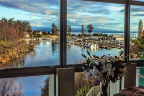 The Mooring - Taupo Waterfront Apartment